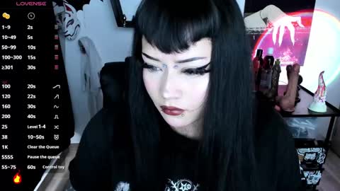 Snapshot of cristal_kosh chatting on 09/15/25, 07:25 Cris online show from 09/15/25, 07:25