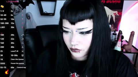 Snapshot of cristal_kosh chatting on 11/05/25, 10:43 Cris online show from 11/05/25, 10:43