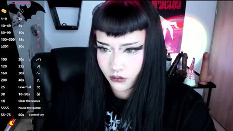 Snapshot of cristal_kosh chatting on 11/12/25, 06:30 Cris online show from 11/12/25, 06:30