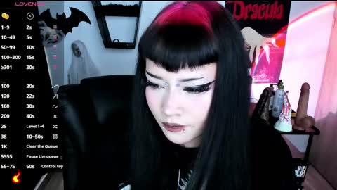 Snapshot of cristal_kosh chatting on 11/18/25, 10:03 Cris online show from 11/18/25, 10:03