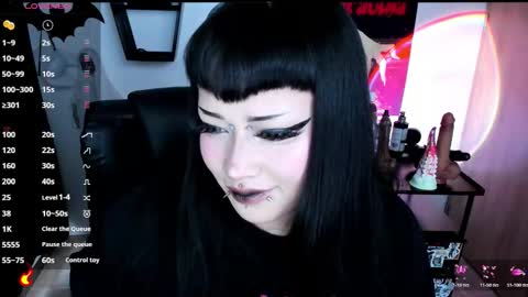 Snapshot of cristal_kosh chatting on 12/02/25, 09:21 Cris online show from 12/02/25, 09:21