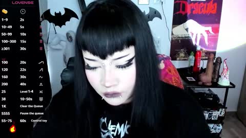 Snapshot of cristal_kosh chatting on 02/20/26, 09:04 Cris online show from 02/20/26, 09:04