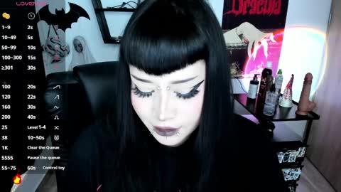 Snapshot of cristal_kosh chatting on 04/06/26, 09:27 Cris online show from 04/06/26, 09:27
