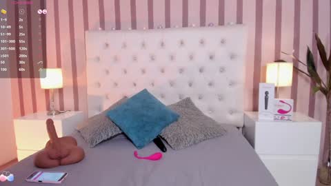 Snapshot of cristal_princess_ chatting on 01/17/25, 04:17 Cristal online show from 01/17/25, 04:17