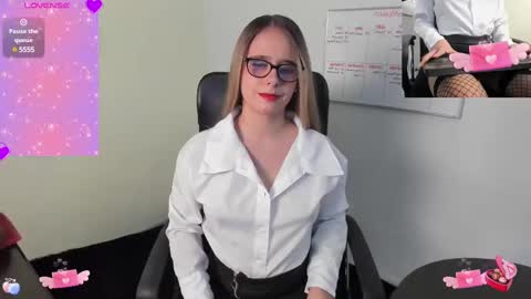 Snapshot of cristal_princess_ chatting on 02/15/25, 01:21 Cristal online show from 02/15/25, 01:21