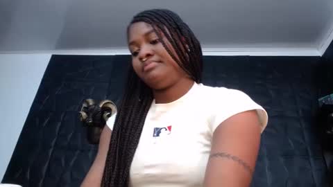 Snapshot of cristal_smith06 chatting on 09/24/25, 05:00 Hanna online show from 09/24/25, 05:00