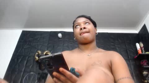 Snapshot of cristal_smith06 chatting on 05/18/26, 10:10 Hanna online show from 05/18/26, 10:10