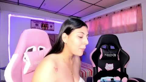 Snapshot of cristal_smith20 chatting on 06/01/26, 04:20 cristal_smith20 online show from 06/01/26, 04:20