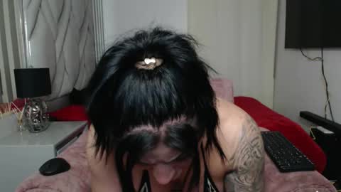 Natalie                      online show from 11/21/25, 04:55