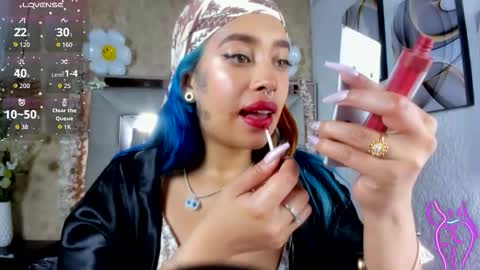   online show from 12/19/25, 08:05