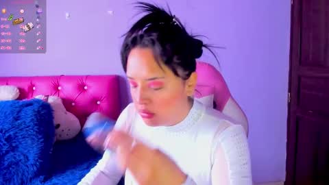 Snapshot of cristaln07 chatting on 02/25/26, 12:15 Natis online show from 02/25/26, 12:15