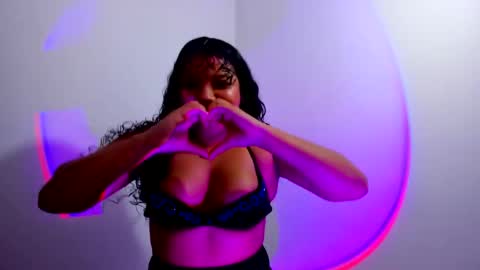 Snapshot of cristalsmith_tease14 chatting on 10/11/25, 04:22 cristal online show from 10/11/25, 04:22
