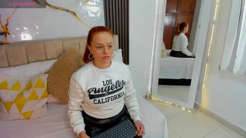 Snapshot of cristalwalker__ chatting on 05/23/26, 12:09 cristal walker online show from 05/23/26, 12:09