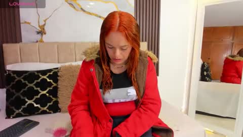 Snapshot of cristalwalker__ chatting on 06/08/26, 10:37 cristal walker online show from 06/08/26, 10:37
