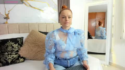 cristal walker online show from 07/25/26, 11:19