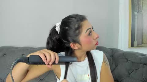 Snapshot of cristel_natt chatting on 01/10/25, 12:15 Independent Model online show from 01/10/25, 12:15