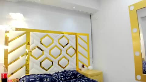 Snapshot of cristel_natt chatting on 01/15/25, 03:43 Independent Model online show from 01/15/25, 03:43