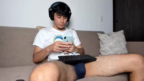 Snapshot of cristian_ortiz_1 chatting on 11/04/25, 10:53 Cristian online show from 11/04/25, 10:53