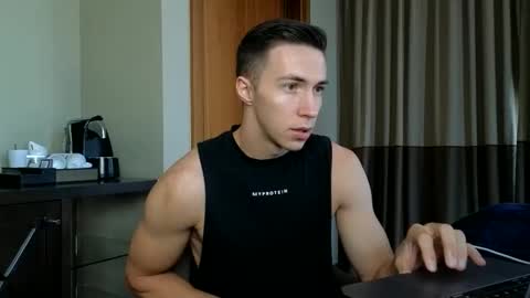 Snapshot of cristianovilla chatting on 09/15/25, 09:53 CristianoHailey online show from 09/15/25, 09:53