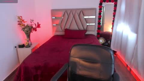 Snapshot of cristie_ortiz chatting on 12/03/25, 08:07 Cristina online show from 12/03/25, 08:07