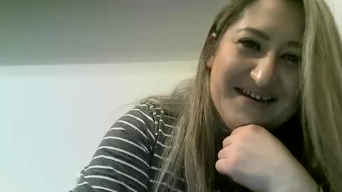 Snapshot of cristina20021991 chatting on 12/08/24, 11:19 cristina20021991 online show from 12/08/24, 11:19