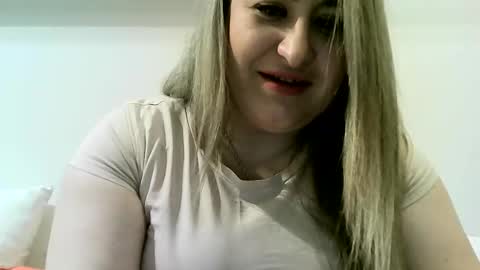 Snapshot of cristina20021991 chatting on 01/03/25, 11:23 cristina20021991 online show from 01/03/25, 11:23