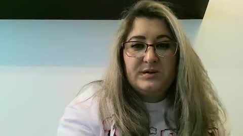 Snapshot of cristina20021991 chatting on 03/02/25, 04:21 cristina20021991 online show from 03/02/25, 04:21