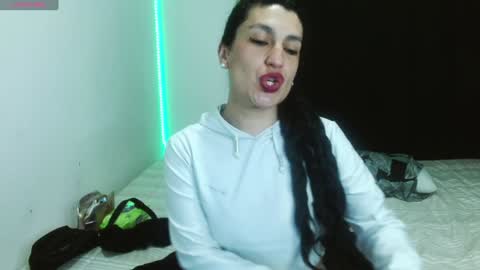 Snapshot of cristina_connor chatting on 01/07/25, 01:28 Cristina online show from 01/07/25, 01:28