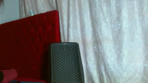 cristinamontiel74 online show from 09/09/25, 02:38