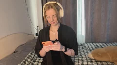 Snapshot of cristinekondo chatting on 03/25/26, 03:18 Marry online show from 03/25/26, 03:18