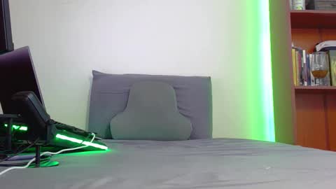 Tell me God  independent model show your respect at all times online show from 12/17/25, 09:21