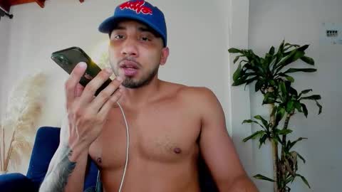 Snapshot of cristobal12cock chatting on 02/14/26, 07:21 Cristian online show from 02/14/26, 07:21