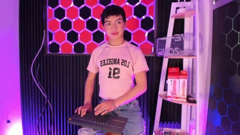 Cristopher  online show from 04/24/26, 09:06