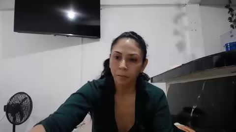 crisyoha4020 online show from 10/15/25, 05:29