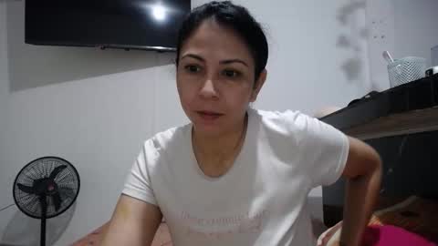 crisyoha4020 online show from 10/20/25, 08:20