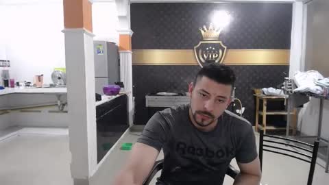 crisyoha4020 online show from 10/22/25, 11:48