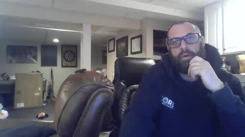 Snapshot of crm400 chatting on 01/10/26, 04:58 billybasement online show from 01/10/26, 04:58