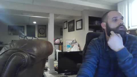Snapshot of crm400 chatting on 01/11/26, 04:28 billybasement online show from 01/11/26, 04:28
