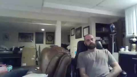 Snapshot of crm400 chatting on 02/04/26, 02:28 billybasement online show from 02/04/26, 02:28