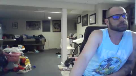 Snapshot of crm400 chatting on 03/21/26, 01:21 billybasement online show from 03/21/26, 01:21