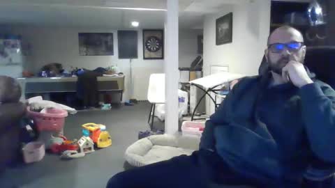 Snapshot of crm400 chatting on 04/01/26, 01:50 billybasement online show from 04/01/26, 01:50