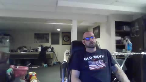 Snapshot of crm400 chatting on 04/11/26, 02:38 billybasement online show from 04/11/26, 02:38