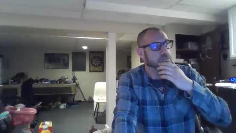 Snapshot of crm400 chatting on 04/19/26, 04:01 billybasement online show from 04/19/26, 04:01