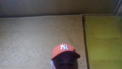 Snapshot of crmperez chatting on 01/27/25, 01:05 crmperez online show from 01/27/25, 01:05