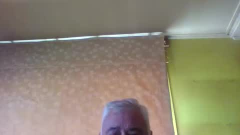 Snapshot of crmperez chatting on 02/27/25, 06:53 crmperez online show from 02/27/25, 06:53