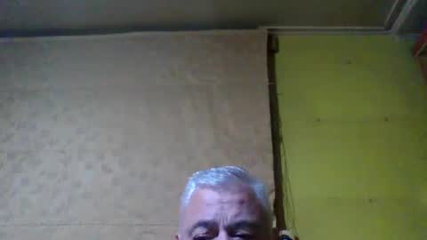 Snapshot of crmperez chatting on 09/17/25, 01:29 crmperez online show from 09/17/25, 01:29