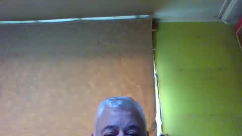 Snapshot of crmperez chatting on 09/18/25, 08:33 crmperez online show from 09/18/25, 08:33