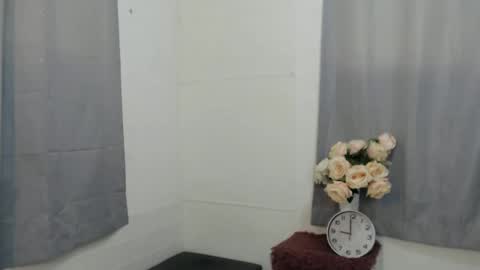 Snapshot of crocodale chatting on 09/21/25, 06:26 crocodale online show from 09/21/25, 06:26