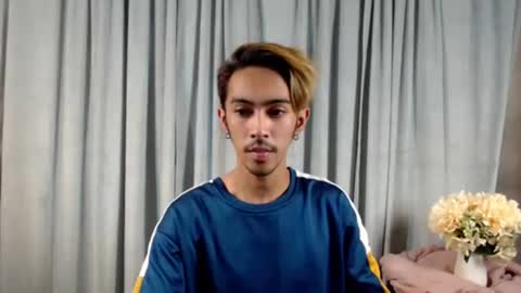 Snapshot of crocodale chatting on 03/04/26, 12:55 crocodale online show from 03/04/26, 12:55