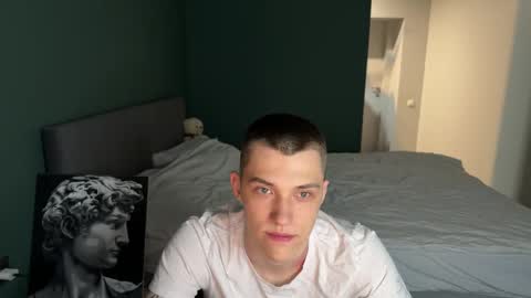 Snapshot of cronck52 chatting on 12/22/25, 09:45 cronck52 online show from 12/22/25, 09:45